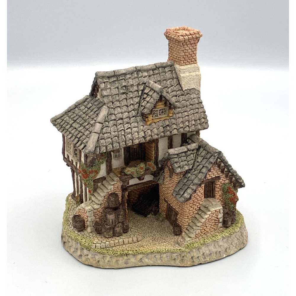 David Winter Coopers Cottage Retired Hand Painted 1985 Great Britian